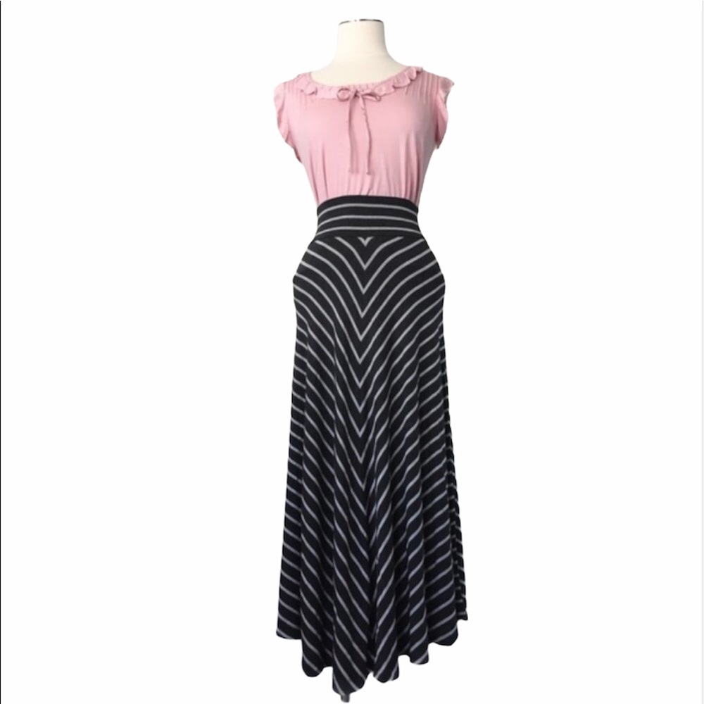 KENNETH COLE Striped Knit Maxi Skirt Dark and Light Gray Sz XS - Picture 8 of 9